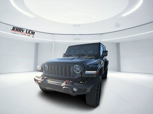 Used 2026 Jeep Wrangler Unlimited Rubicon AWD/4WD image 6