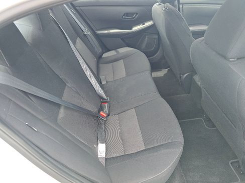Used 2024 Nissan Sentra SV FWD image 14