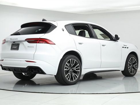 Certified 2023 Maserati Grecale Modena image 5