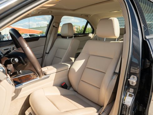 Used 2014 Mercedes-Benz E 350 4MATIC Sedan image 16