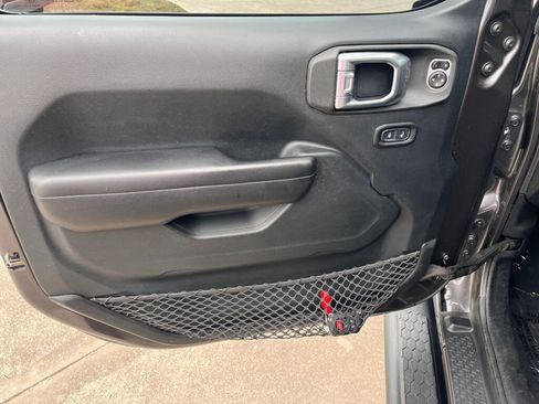 Used 2018 Jeep Wrangler Unlimited Sport S image 11