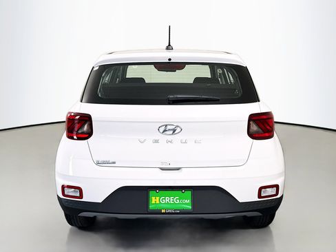 Used 2025 Hyundai Venue SE FWD image 8