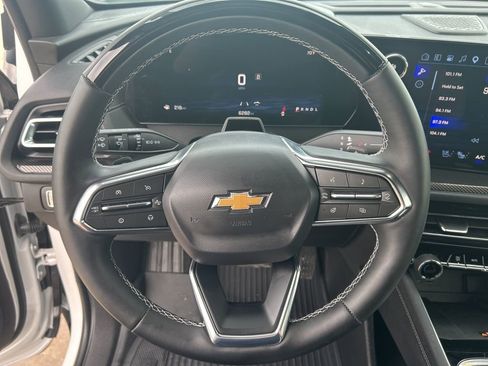 Used 2025 Chevrolet Traverse High Country image 26