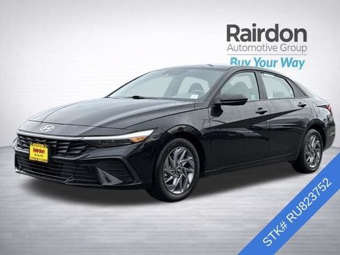 Used 2024 Hyundai Elantra SEL FWD image 3