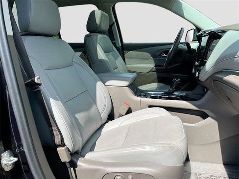 Used 2020 Chevrolet Traverse Premier w/ LPO, Floor Liner Package image 31