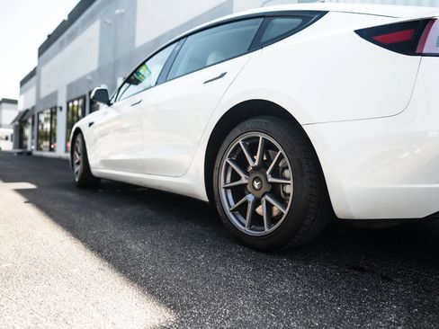 Used 2023 Tesla Model 3 Standard Range RWD image 6