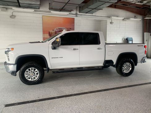 Used 2023 Chevrolet Silverado 2500 LTZ AWD/4WD image 6
