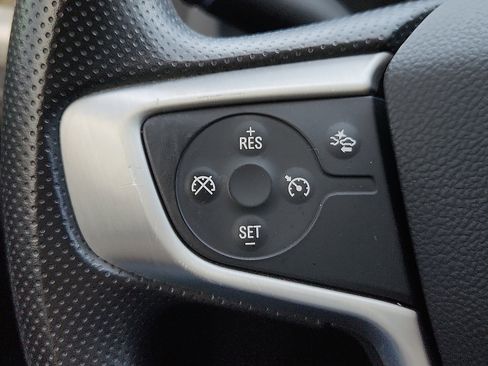 Used 2023 GMC Acadia SLE w/ Driver Convenience Package image 16