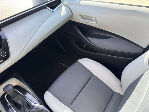 Used 2024 Toyota Corolla LE FWD image 13