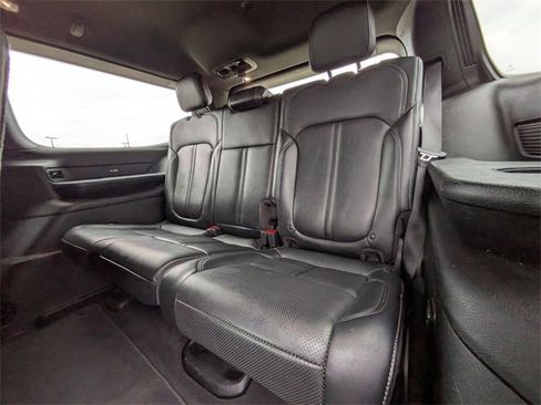 Used 2024 Jeep Wagoneer Series II w/ Flexible Seating Group image 16