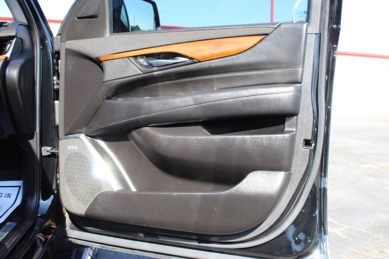 Used 2017 Cadillac Escalade Premium Luxury RWD image 10