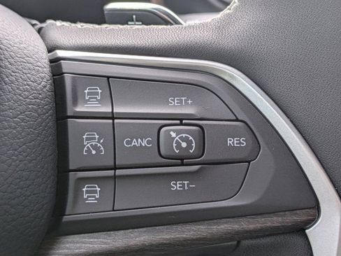 New 2025 Jeep Grand Cherokee L Limited w/ Black Appearance Package image 22