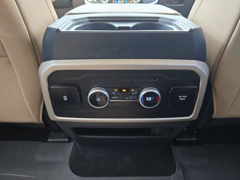 Used 2022 Ford Expedition XLT AWD/4WD image 21