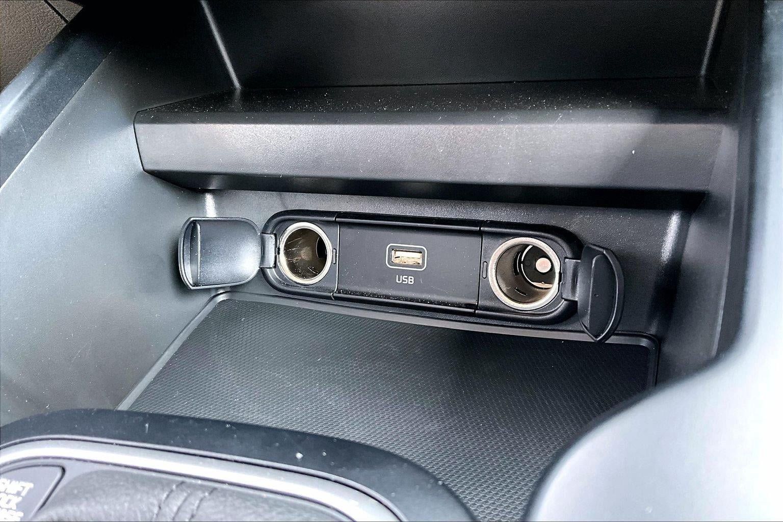 Used 2025 Kia Soul LX w/ LX Technology Package FWD image 15