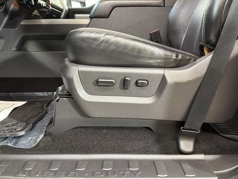 Used 2016 Ford F350 Lariat w/ Chrome Package AWD/4WD image 20
