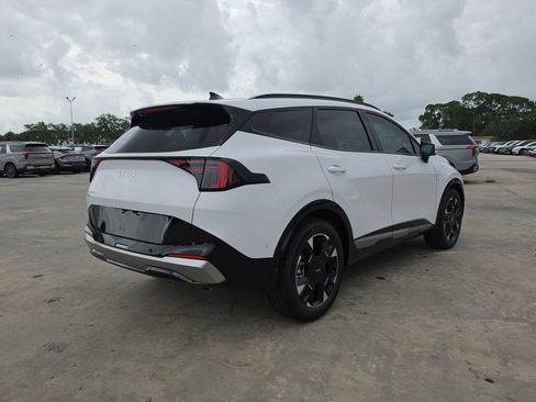 New 2026 Kia Sportage SX FWD image 8