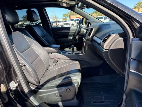 Used 2014 Jeep Grand Cherokee Limited w/ Luxury Group II image 26