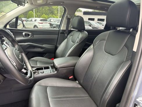 Certified 2023 Kia Sorento S w/ Panoramic Sunroof Package FWD image 11