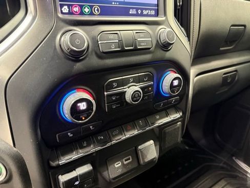 Used 2022 Chevrolet Silverado 2500 LT w/ Convenience Package image 16