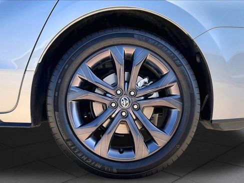 Used 2025 Toyota Sienna XSE FWD image 11
