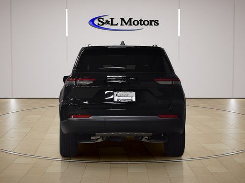 New 2026 Jeep Grand Cherokee Altitude AWD/4WD image 7