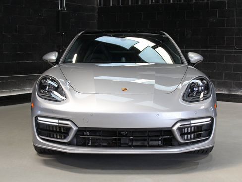 Used 2022 Porsche Panamera GTS AWD/4WD image 8
