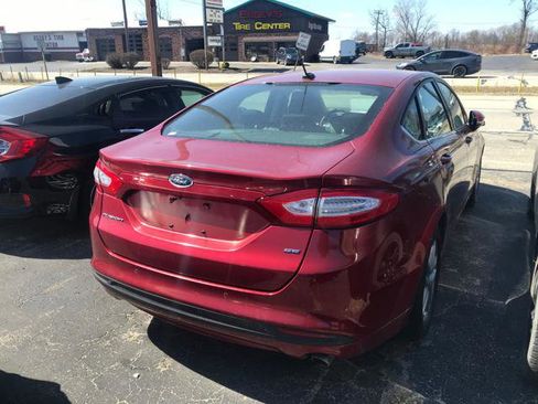 Used 2016 Ford Fusion SE image 4