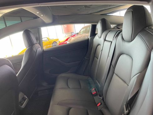 Used 2022 Tesla Model 3 image 18