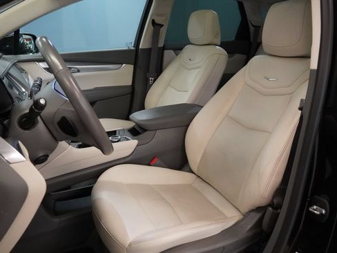 Used 2021 Cadillac XT5 Premium Luxury AWD/4WD image 3