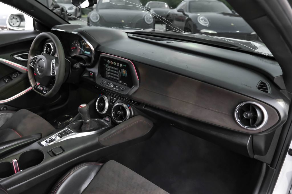 Used 2018 Chevrolet Camaro ZL1 RWD image 10