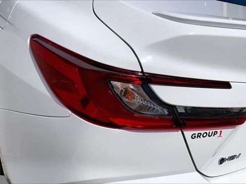 Used 2025 Toyota Camry SE FWD image 27