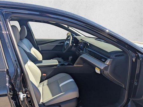 Used 2026 Toyota Camry SE w/ Convenience Package image 19