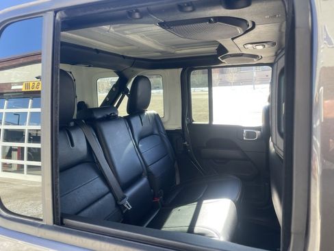 Used 2021 Jeep Wrangler Unlimited Sahara image 15