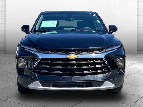 Used 2025 Chevrolet Blazer LT FWD image 2