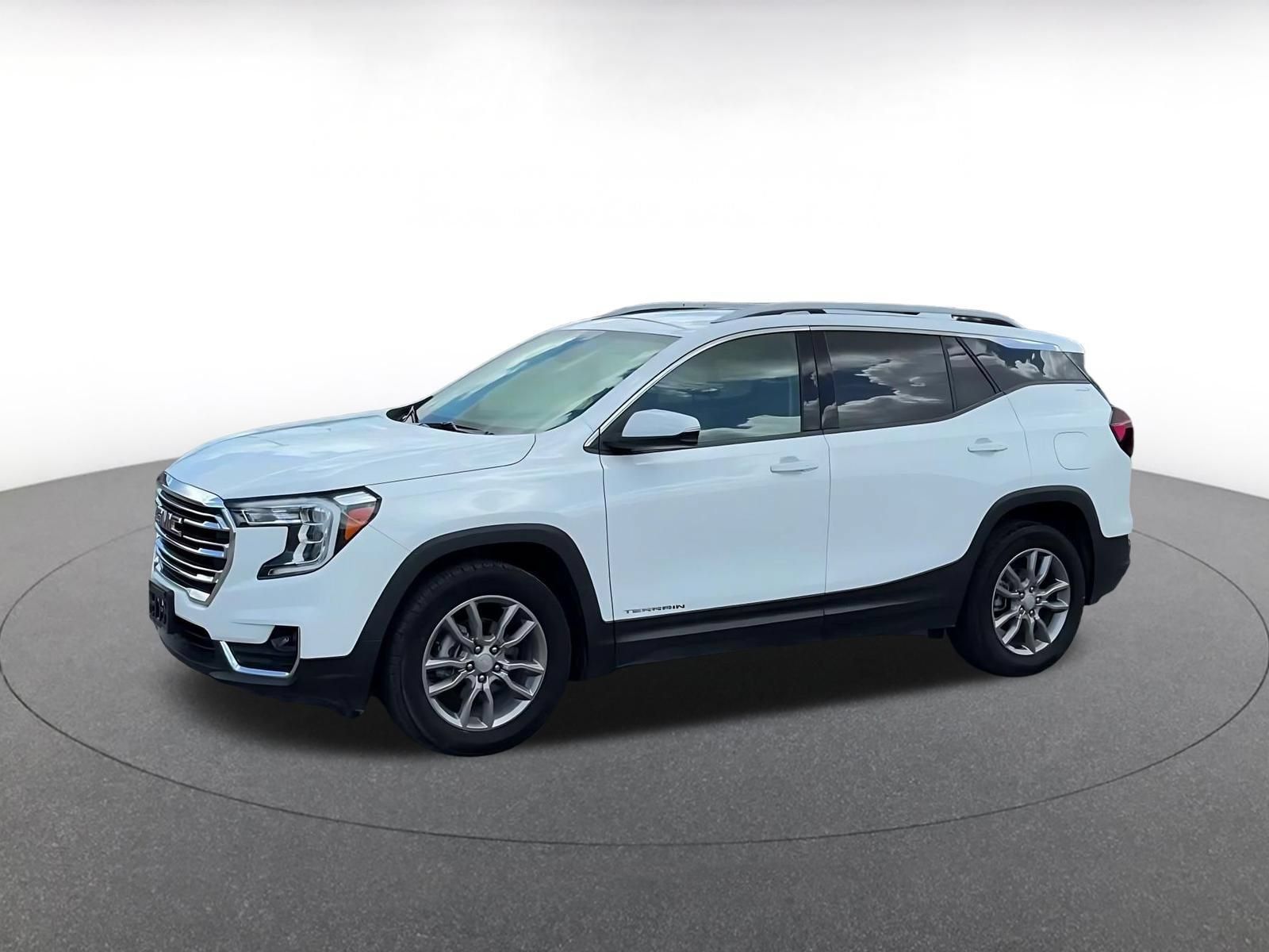 Used 2024 GMC Terrain SLT AWD/4WD image 7