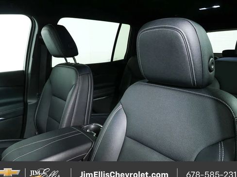 Certified 2025 Chevrolet Traverse LT FWD image 5