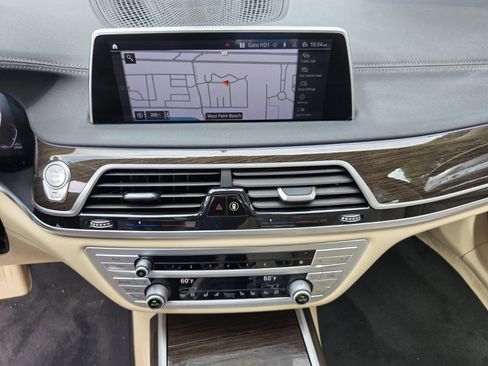 Used 2021 BMW 740i RWD image 22