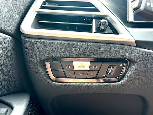 New 2026 BMW 330i Sedan w/ Premium Package RWD image 27