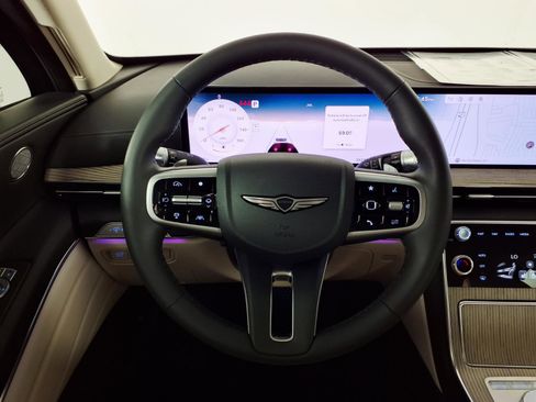 Certified 2025 Genesis GV80 2.5T Select image 15