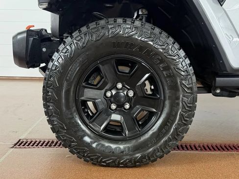Used 2021 Jeep Gladiator Mojave AWD/4WD image 8