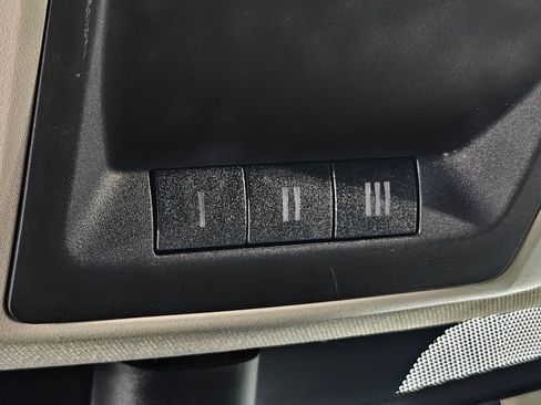Used 2014 RAM 2500 Laramie w/ Convenience Group AWD/4WD image 11