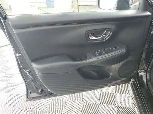 Used 2023 Honda HR-V LX image 27