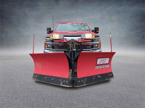 Used 2018 Chevrolet Silverado 2500 W/T w/ WT Convenience Package image 4