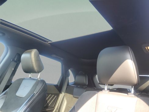 Used 2022 Ford Edge ST w/ Equipment Group 401A AWD/4WD image 16
