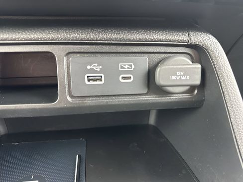 Used 2024 Honda Pilot Touring image 22