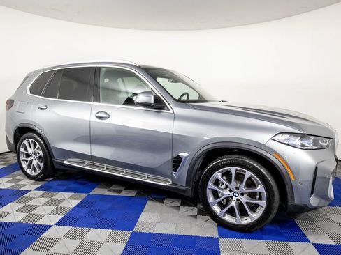 Used 2026 BMW X5 xDrive40i AWD/4WD image 3