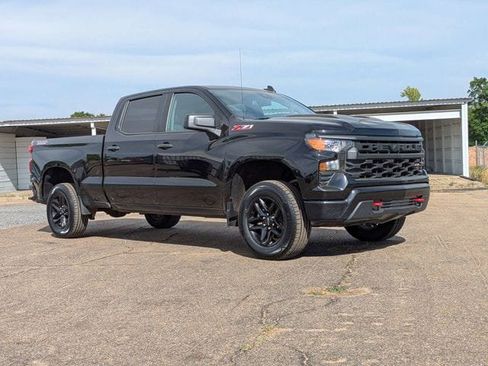 Used 2024 Chevrolet Silverado 1500 Custom Trail Boss AWD/4WD image 2