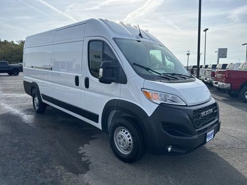 New 2026 RAM ProMaster 3500 w/ Premium Convenience Group FWD image 7
