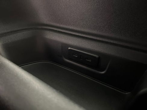 Used 2025 Ford Expedition Platinum image 37