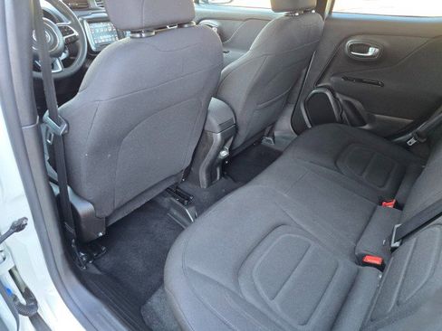 Used 2020 Jeep Renegade Latitude image 28